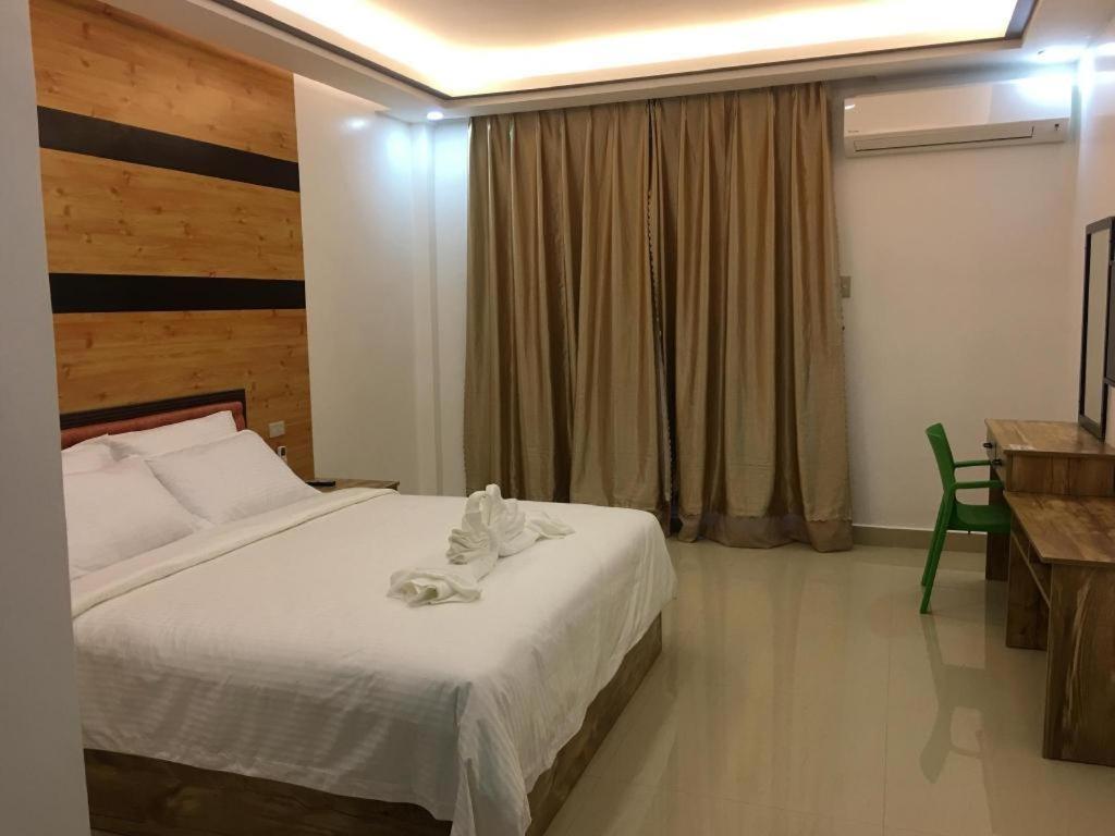 Hotel Primera Замбоанга Екстериор снимка