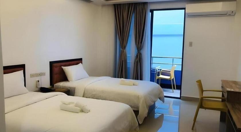 Hotel Primera Замбоанга Екстериор снимка