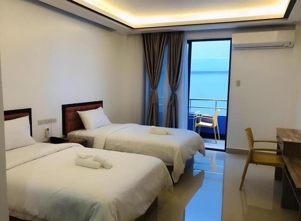 Hotel Primera Замбоанга Екстериор снимка