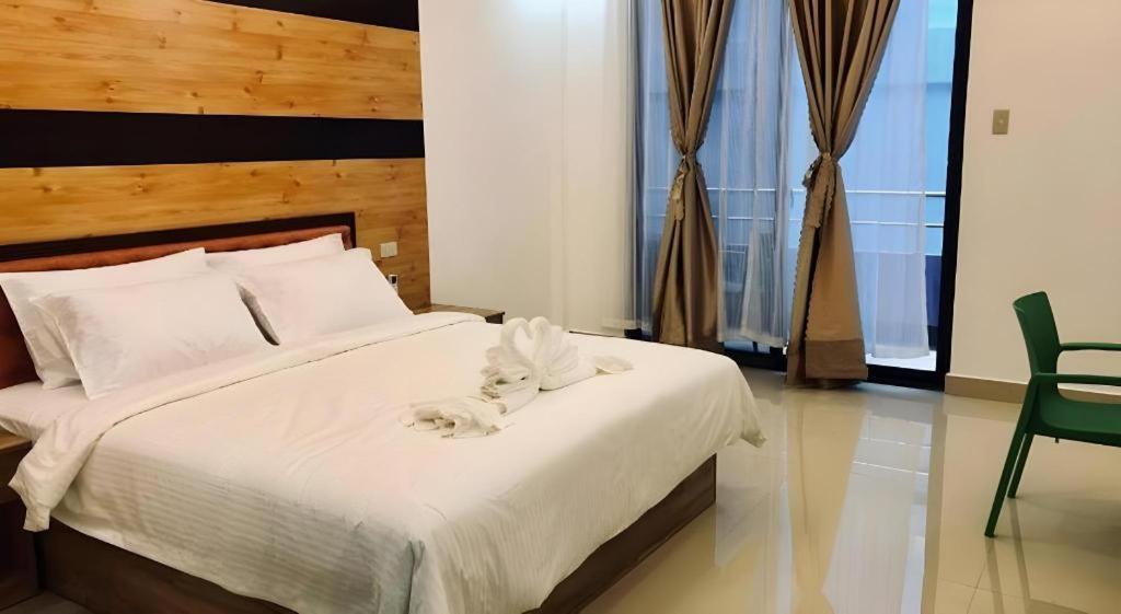 Hotel Primera Замбоанга Екстериор снимка